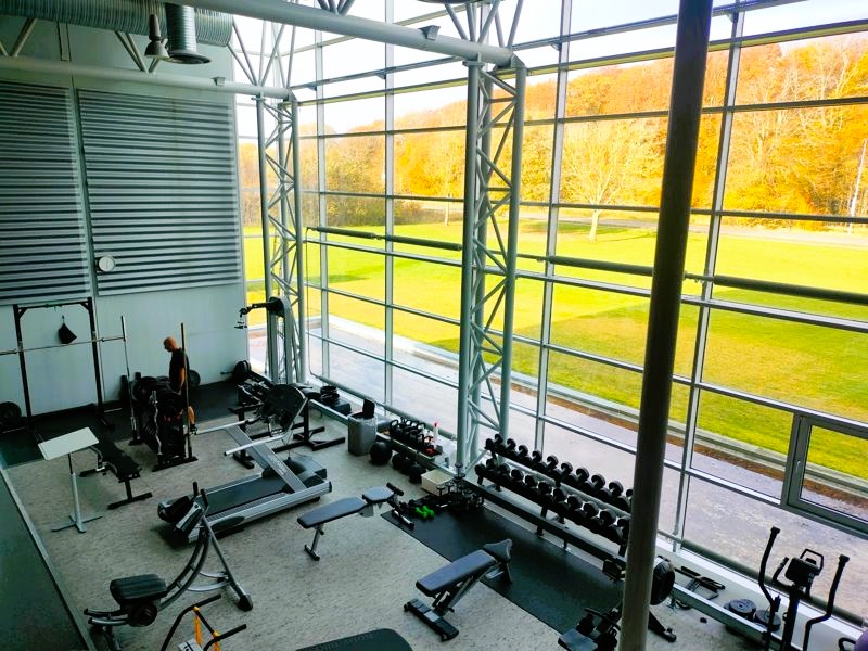 Lighthouse Business Park – lyst træningsområde med panoramaudsigt og cardio-udstyr